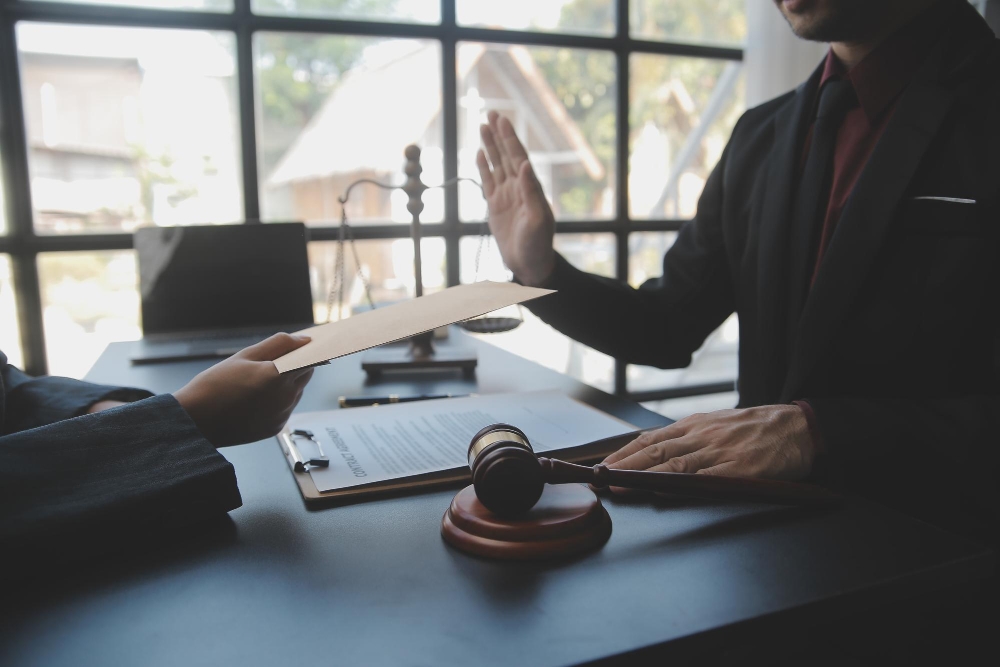 Businesses Choose a Commercial Litigation Lawyer