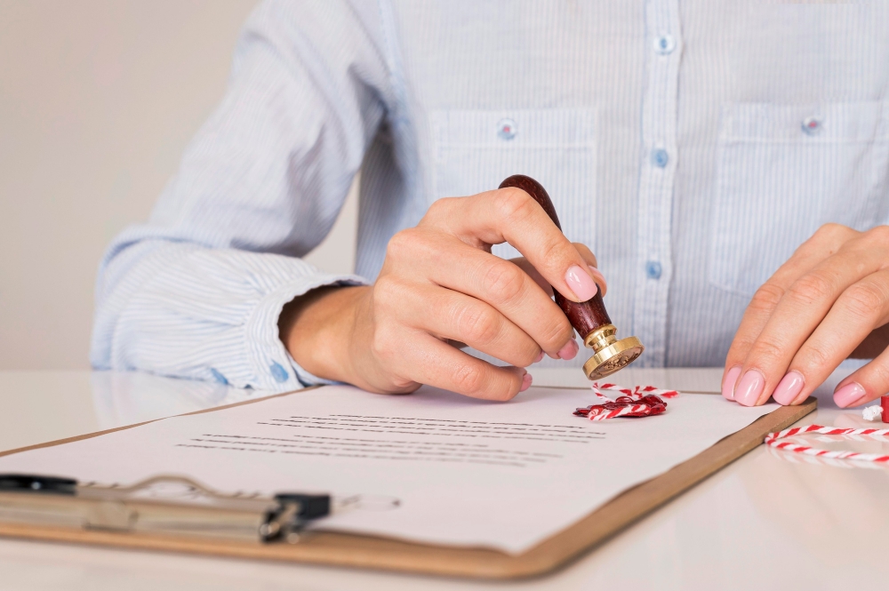 Notary Public & Commissioner for Oaths in Calgary